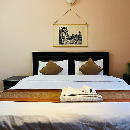 Cloud 9 Garden Otel Katmandu Dış mekan fotoğraf