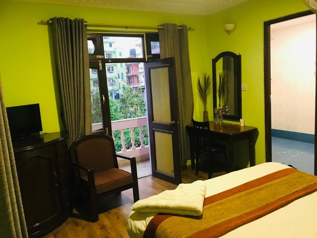 Cloud 9 Garden Otel Katmandu Dış mekan fotoğraf