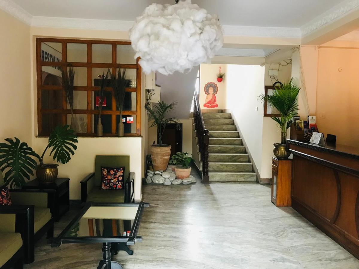Cloud 9 Garden Otel Katmandu Dış mekan fotoğraf