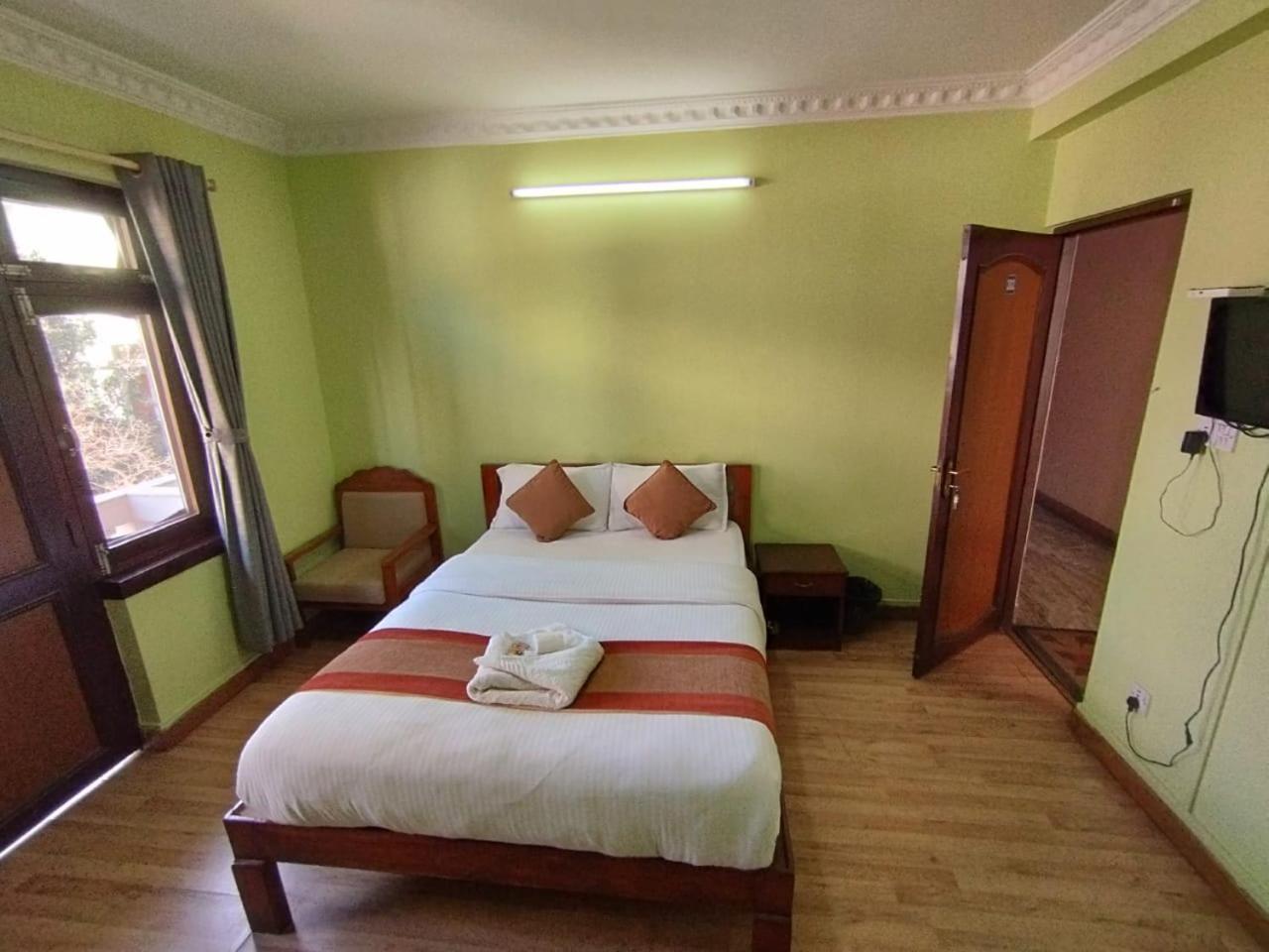 Cloud 9 Garden Otel Katmandu Dış mekan fotoğraf