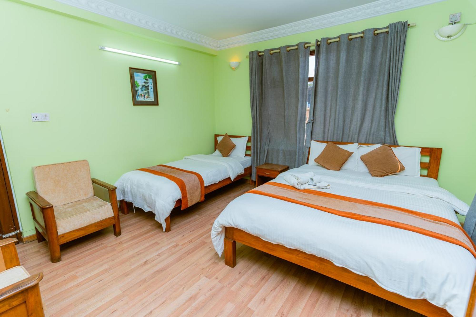 Cloud 9 Garden Otel Katmandu Dış mekan fotoğraf