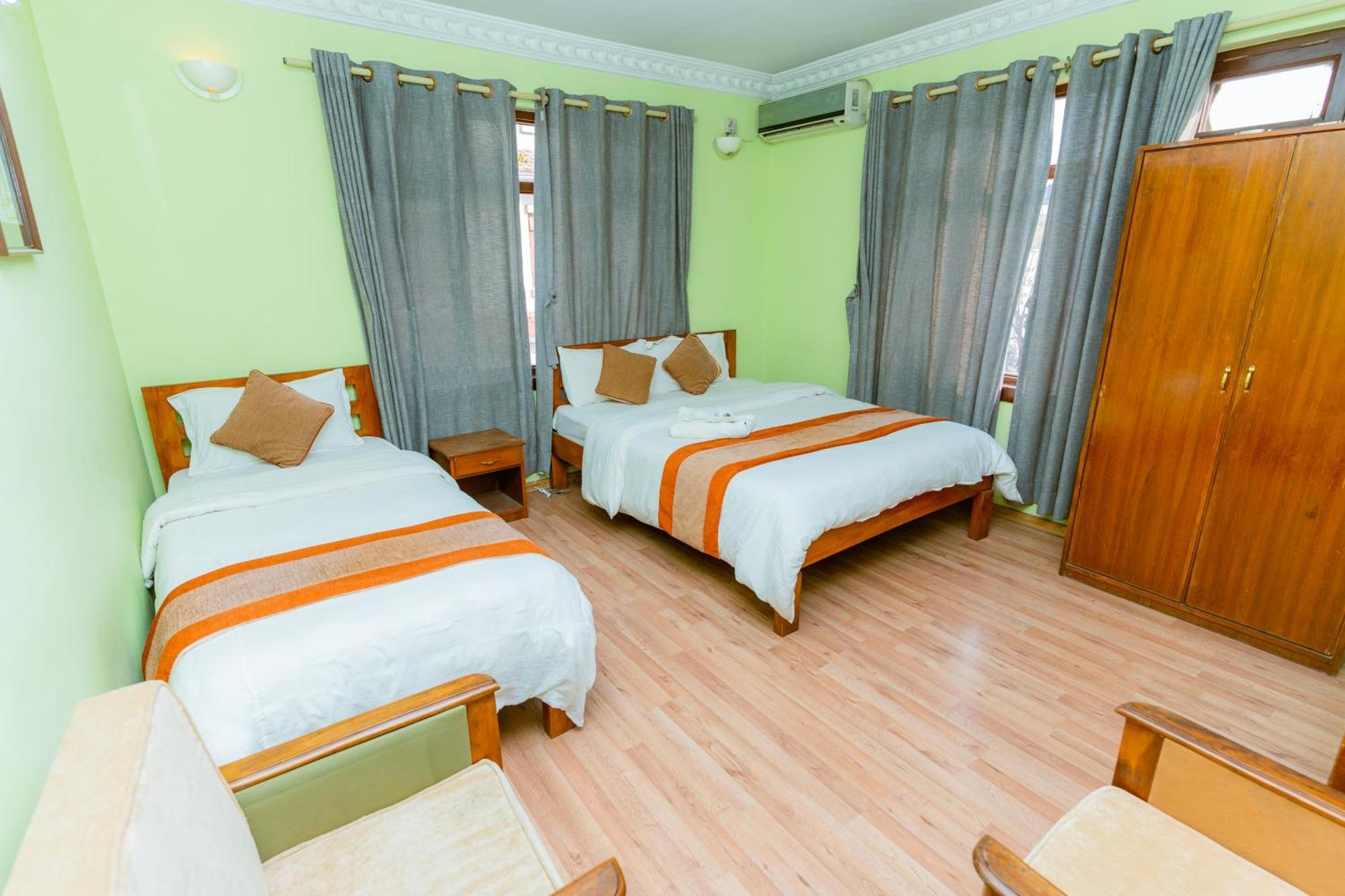 Cloud 9 Garden Otel Katmandu Dış mekan fotoğraf