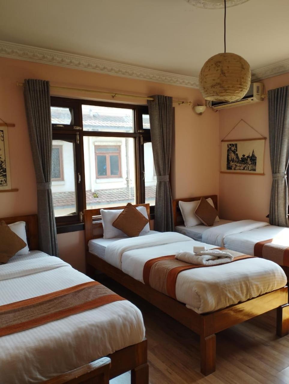 Cloud 9 Garden Otel Katmandu Dış mekan fotoğraf